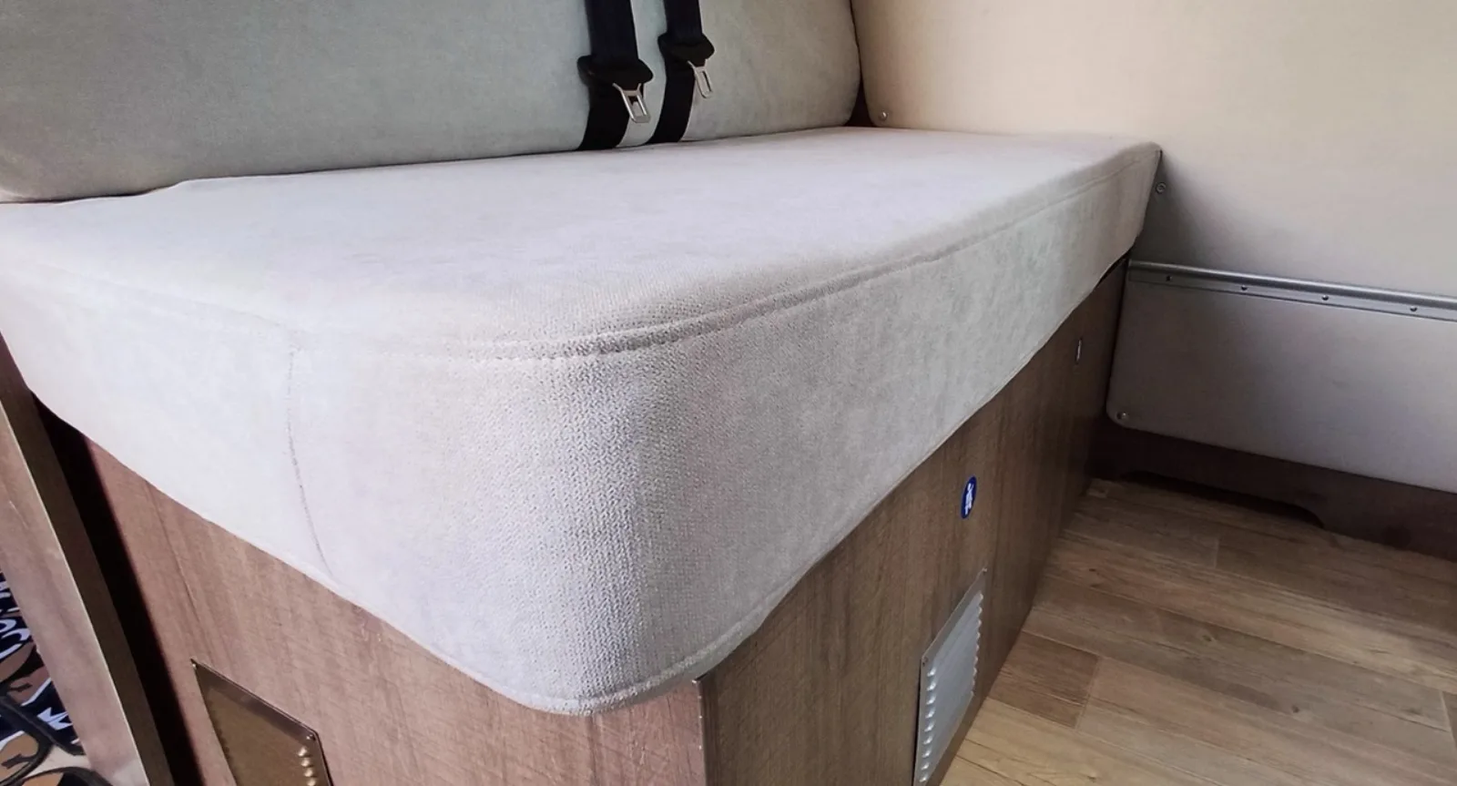 Coussin de banquette de camping-car refait sur mesure