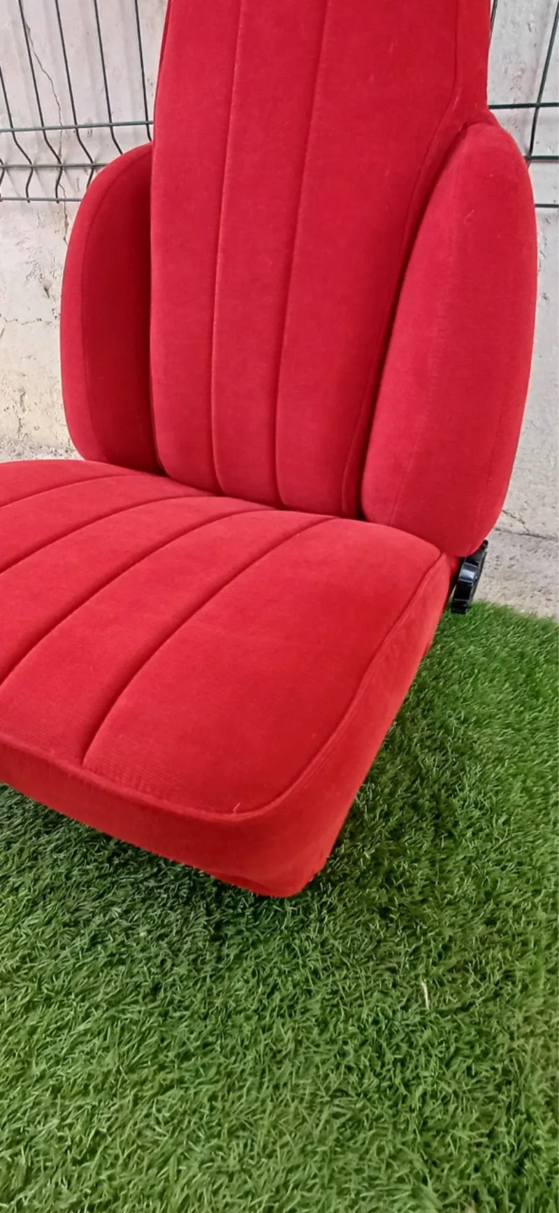 Siège complet restauré en velours rouge